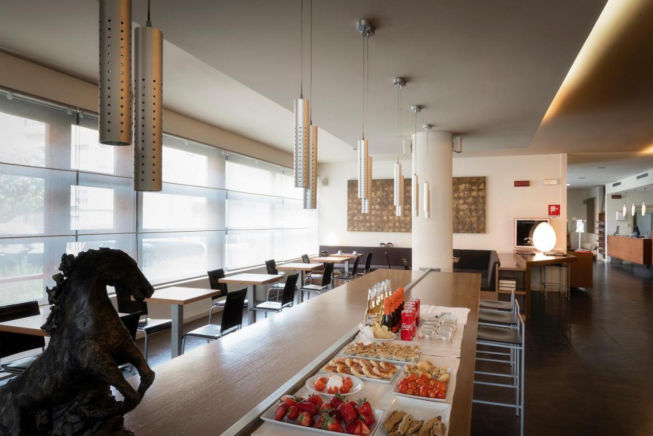Hc3 Hotel Bolonia Zewnętrze zdjęcie