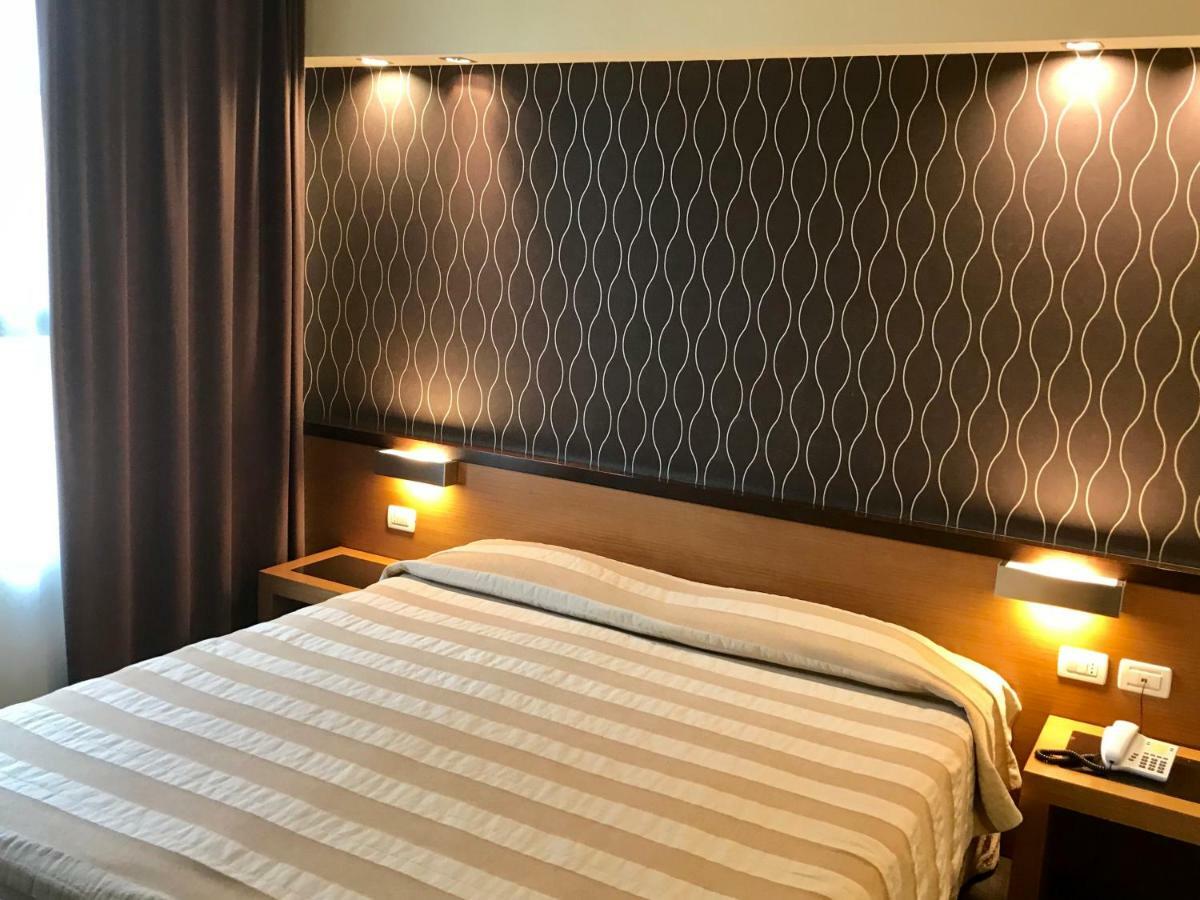 Hc3 Hotel Bolonia Zewnętrze zdjęcie